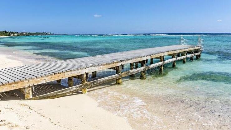 picture of dock at spotts beach